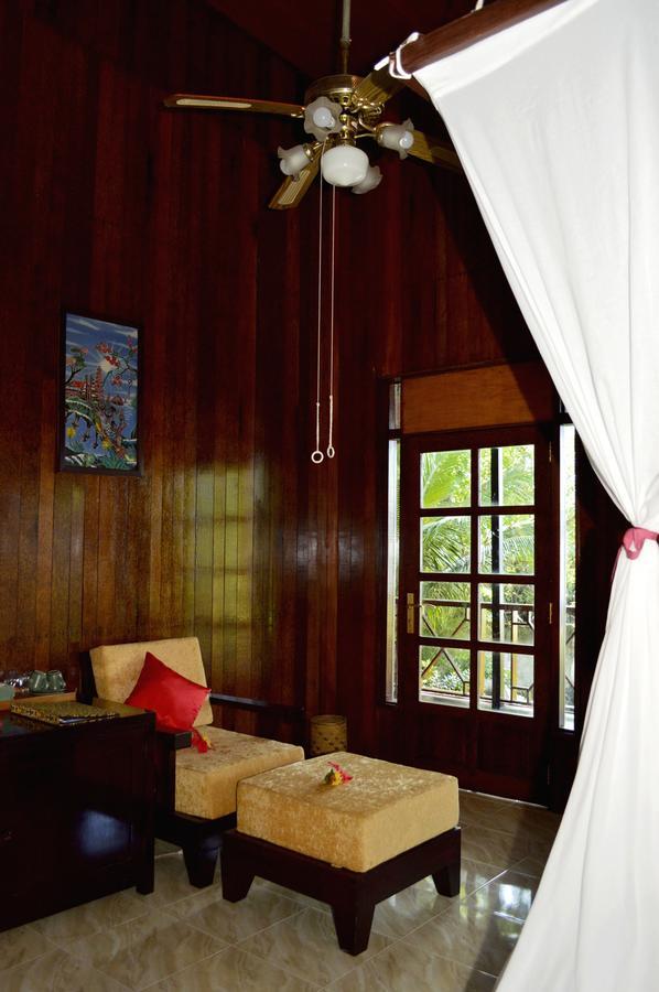 Kungkungan Bay Resort Bitung Экстерьер фото