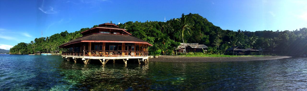 Kungkungan Bay Resort Bitung Экстерьер фото
