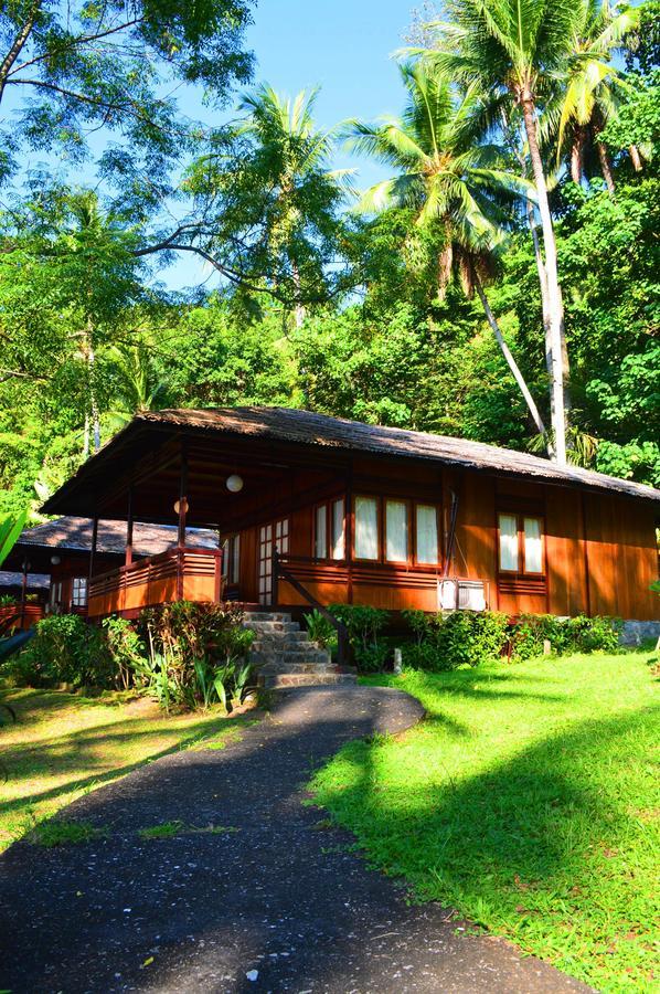 Kungkungan Bay Resort Bitung Экстерьер фото