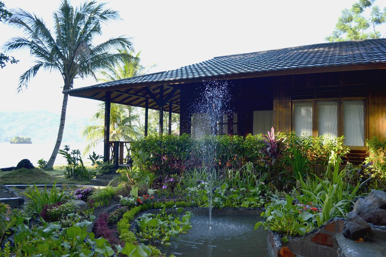Kungkungan Bay Resort Bitung Экстерьер фото