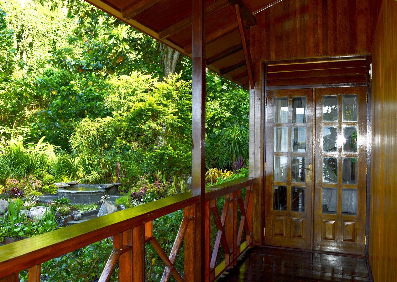 Kungkungan Bay Resort Bitung Экстерьер фото